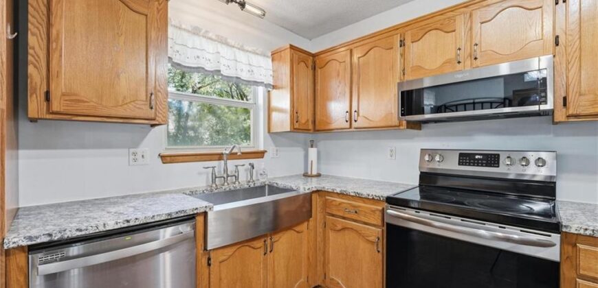 403 Woodland Avenue, Smithville, MO 64089