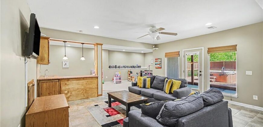 9223 N Jarboe Street, Kansas City, MO 64155
