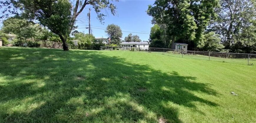 1604 NE 60th Terrace, Gladstone, MO 64118