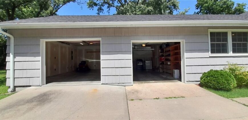 1604 NE 60th Terrace, Gladstone, MO 64118