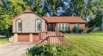 403 Kingsley Avenue, Liberty, MO 64068
