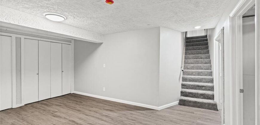 403 Kingsley Avenue, Liberty, MO 64068