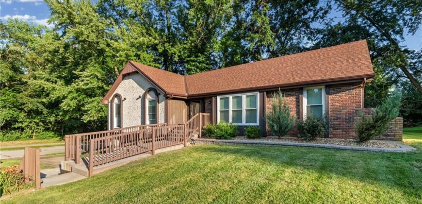 403 Kingsley Avenue, Liberty, MO 64068