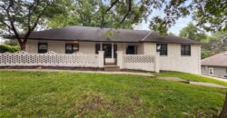4321 NW Briarcliff Lane, Kansas City, MO 64116