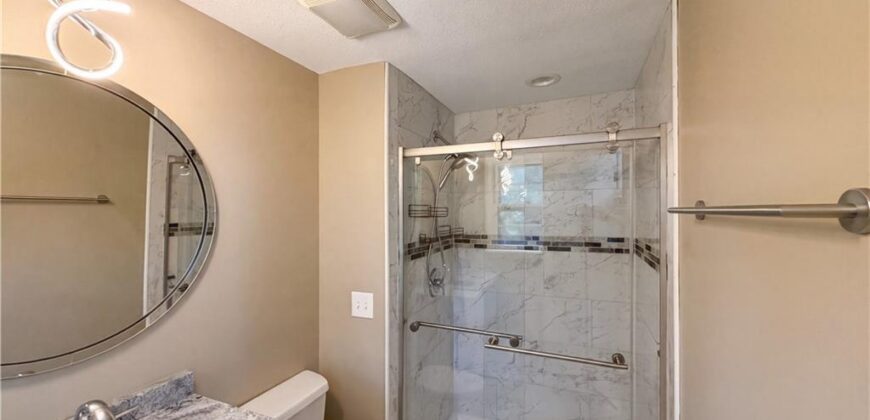 4321 NW Briarcliff Lane, Kansas City, MO 64116