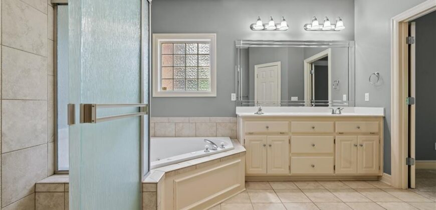 2108 Prairie Creek Drive, Kearney, MO 64060