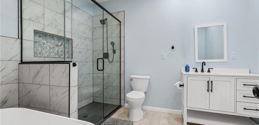 2108 Prairie Creek Drive, Kearney, MO 64060