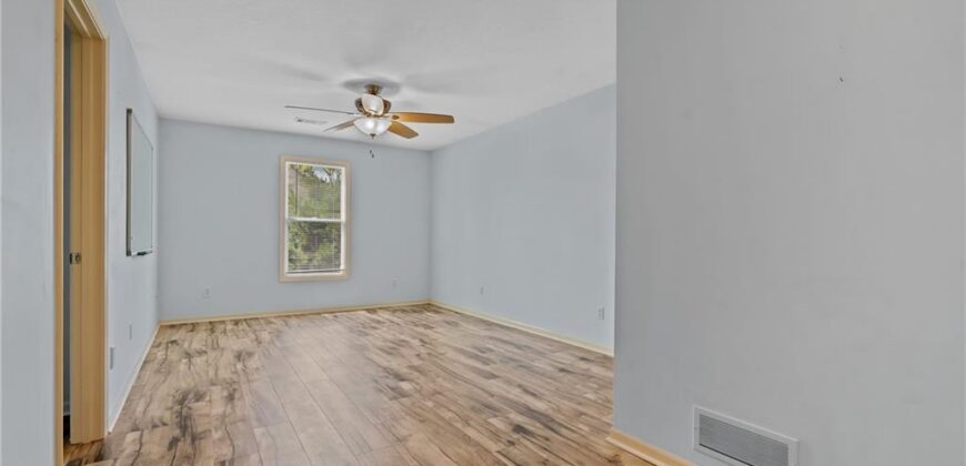 2108 Prairie Creek Drive, Kearney, MO 64060