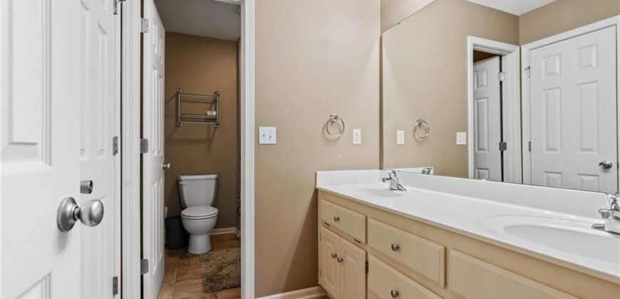 2108 Prairie Creek Drive, Kearney, MO 64060
