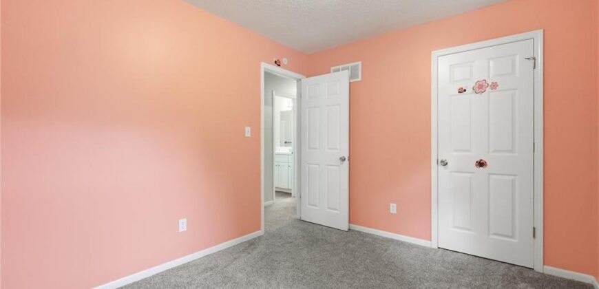 15 Brooks Court, Liberty, MO 64068