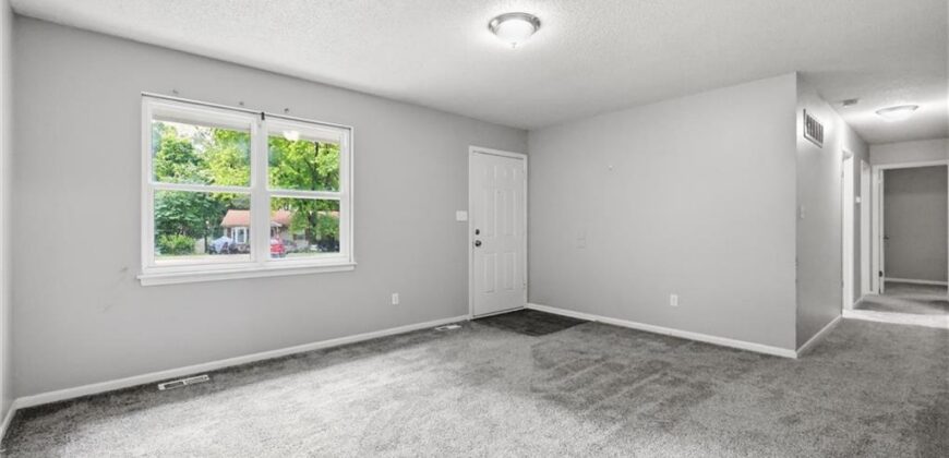 15 Brooks Court, Liberty, MO 64068