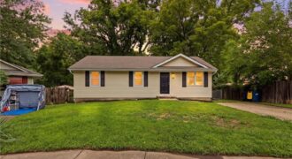 15 Brooks Court, Liberty, MO 64068