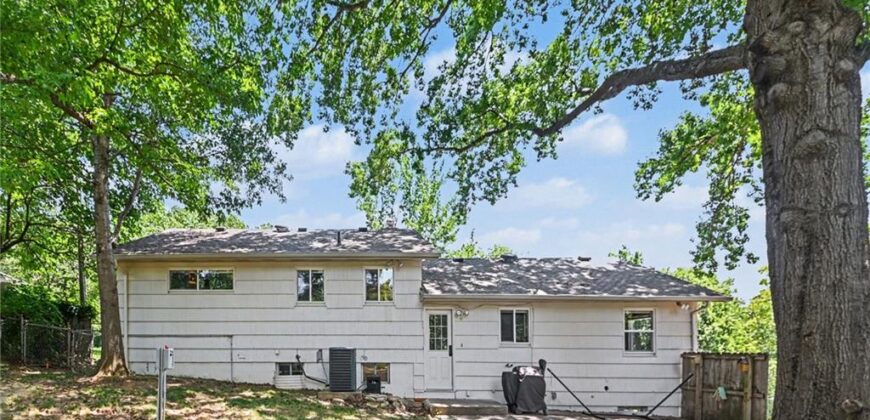 5808 NW Hutson Road, Kansas City, MO 64151
