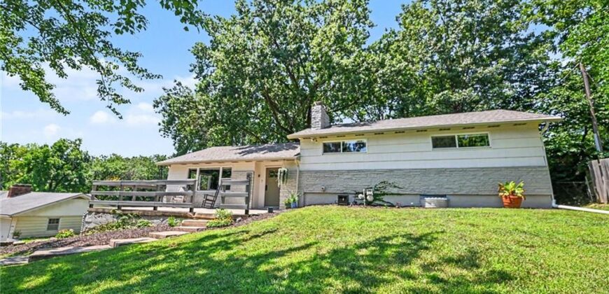 5808 NW Hutson Road, Kansas City, MO 64151
