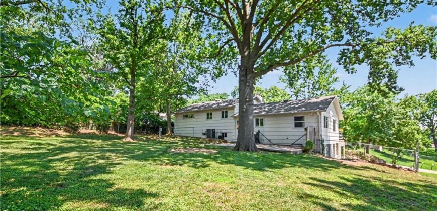 5808 NW Hutson Road, Kansas City, MO 64151