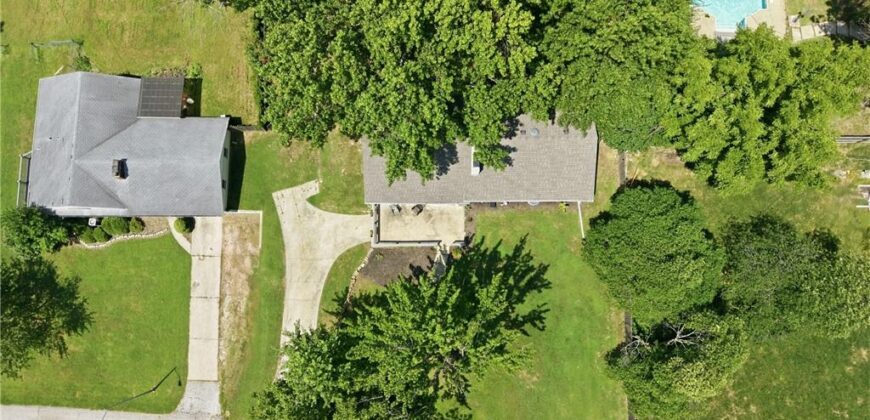 5808 NW Hutson Road, Kansas City, MO 64151