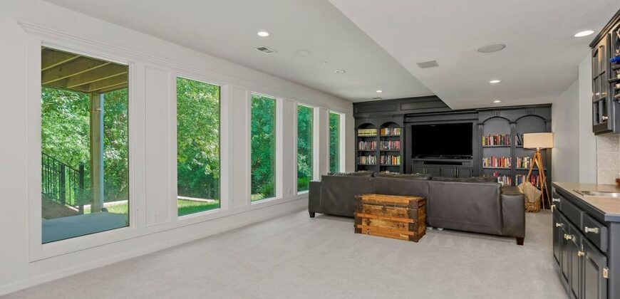 14480 NW 64th Terrace, Parkville, MO 64152