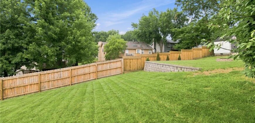 6453 N Amoret Avenue, Kansas City, MO 64151