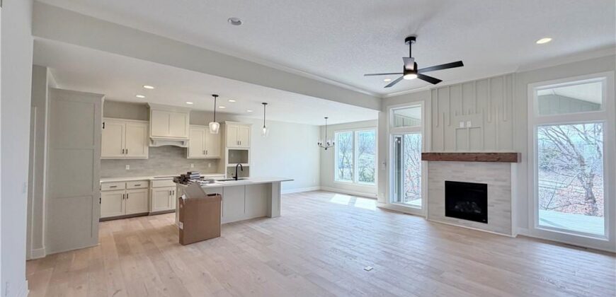 13775 NW 70th Street, Parkville, MO 64152