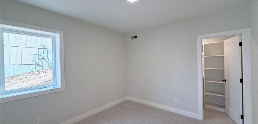 13775 NW 70th Street, Parkville, MO 64152