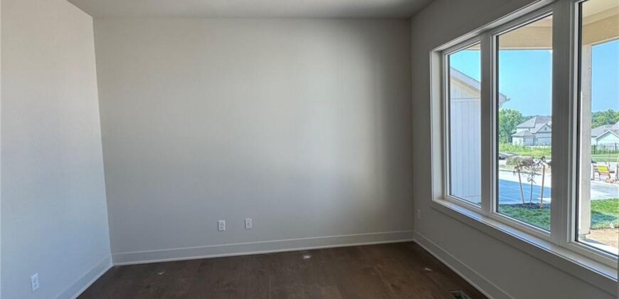 1957 Longview Drive, Liberty, MO 64068