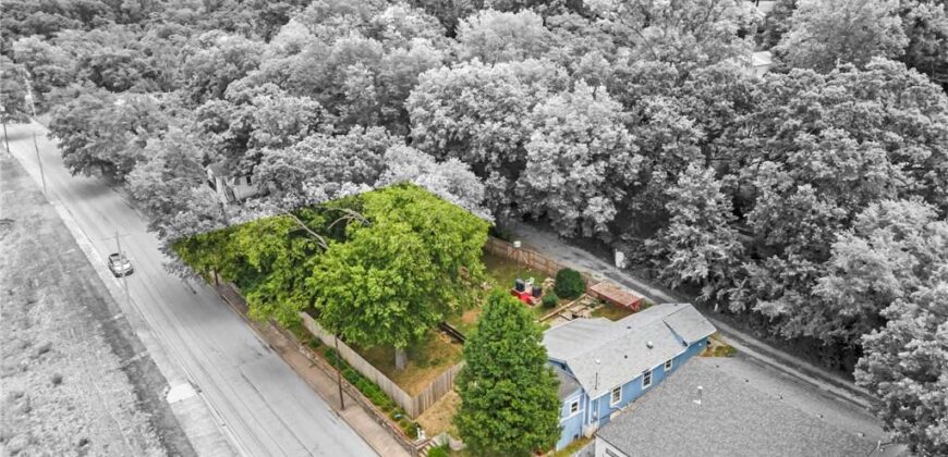 607 N Main Street, Excelsior Springs, MO 64024