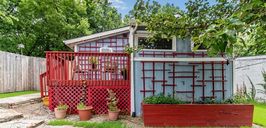 607 N Main Street, Excelsior Springs, MO 64024