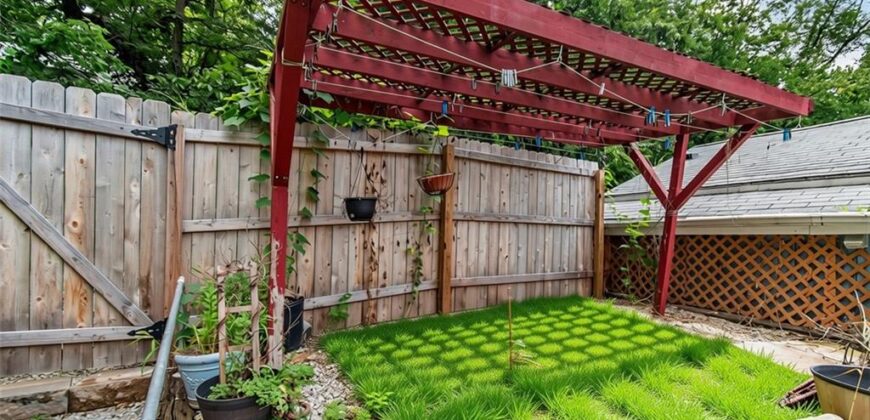 607 N Main Street, Excelsior Springs, MO 64024