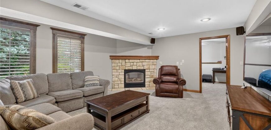 14170 NW 63rd Street, Parkville, MO 64152