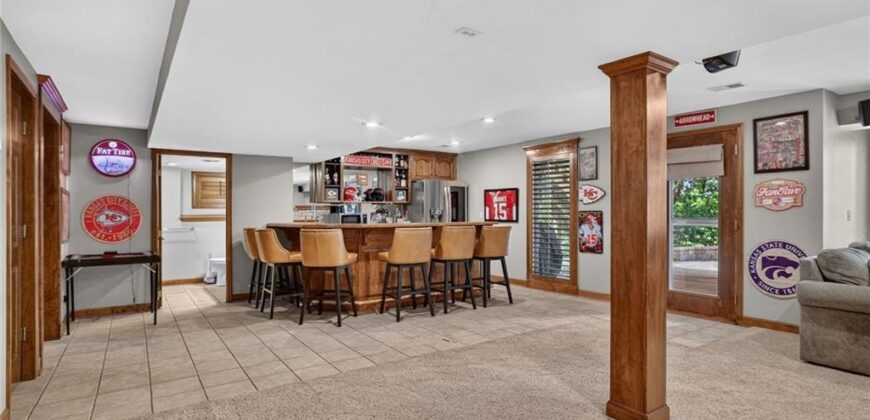 14170 NW 63rd Street, Parkville, MO 64152
