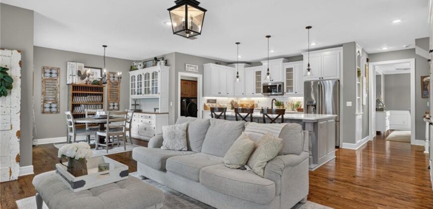 14170 NW 63rd Street, Parkville, MO 64152