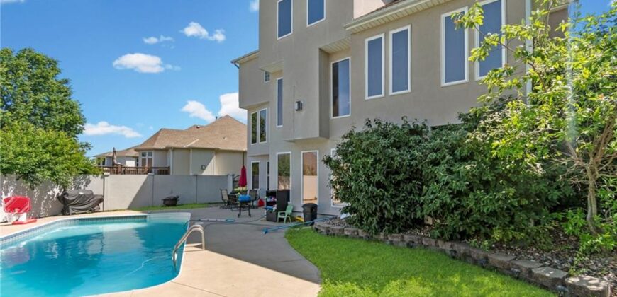 6304 N Kensington Court, Kansas City, MO 64119