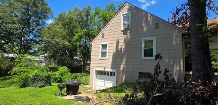 4248 NE Kelsey Road, Kansas City, MO 64116