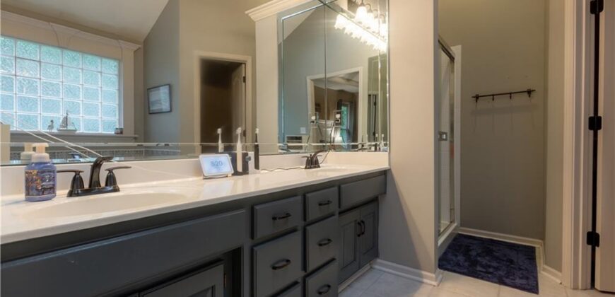 8804 N Anita Avenue, Kansas City, MO 64154