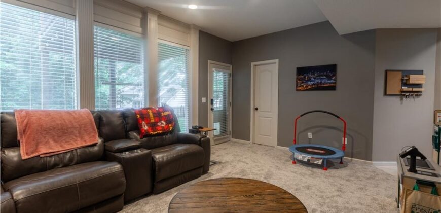 8804 N Anita Avenue, Kansas City, MO 64154