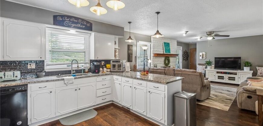 1504 NE 76 Street, Gladstone, MO 64118