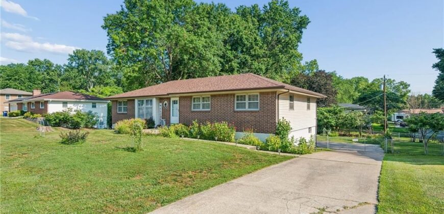 1504 NE 76 Street, Gladstone, MO 64118