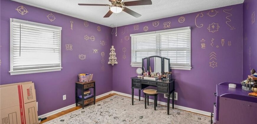 1504 NE 76 Street, Gladstone, MO 64118