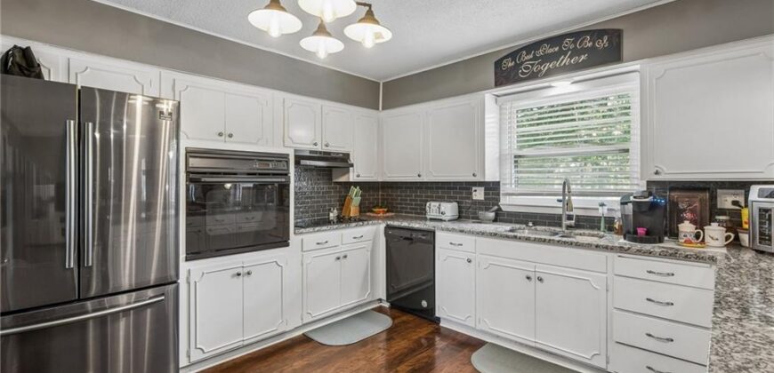1504 NE 76 Street, Gladstone, MO 64118