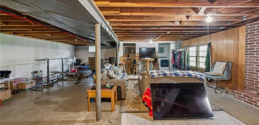 1504 NE 76 Street, Gladstone, MO 64118