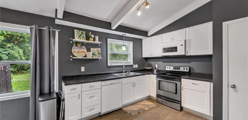 6922 NW 68th Terrace, Kansas City, MO 64152