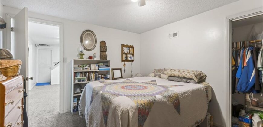 1524 Oxford Court, Liberty, MO 64068