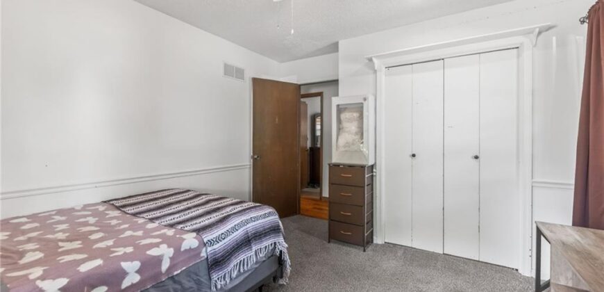 1524 Oxford Court, Liberty, MO 64068