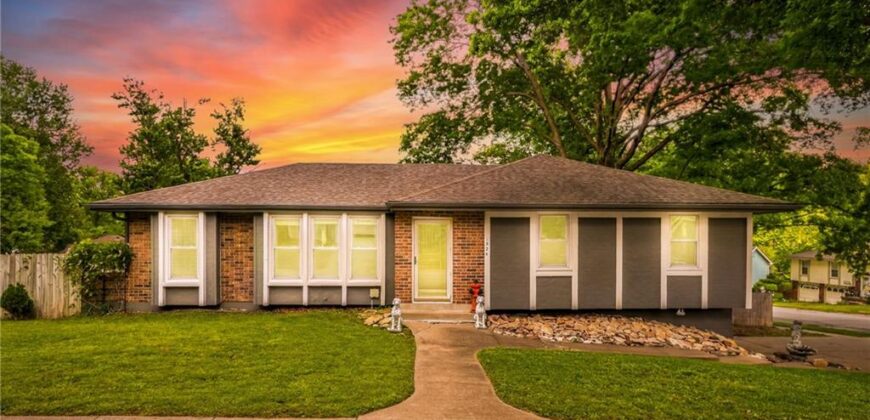 1524 Oxford Court, Liberty, MO 64068
