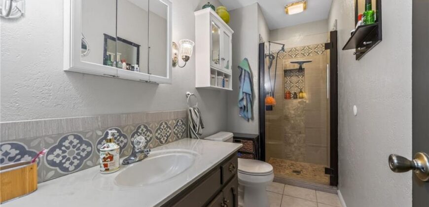 1524 Oxford Court, Liberty, MO 64068