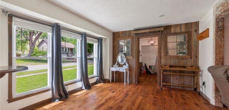 1524 Oxford Court, Liberty, MO 64068