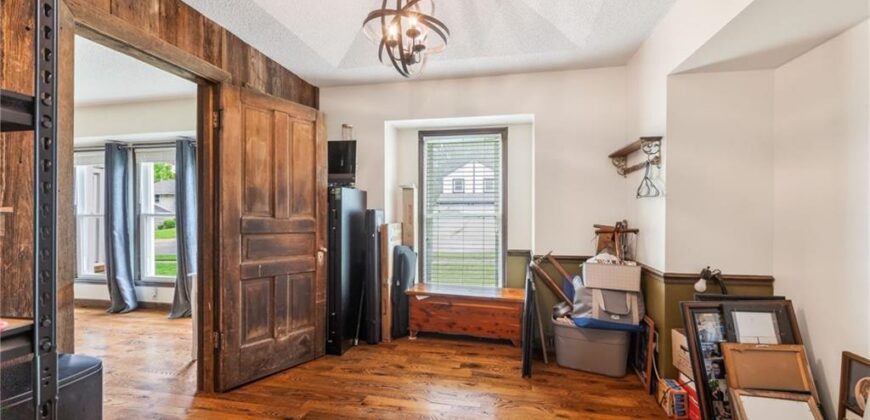 1524 Oxford Court, Liberty, MO 64068