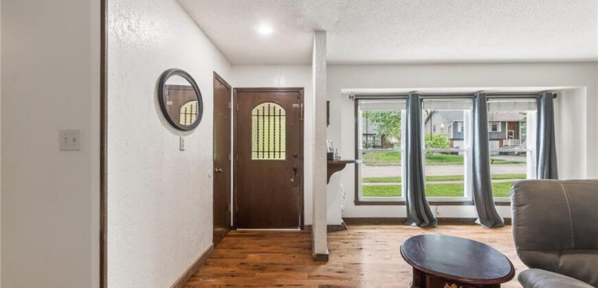 1524 Oxford Court, Liberty, MO 64068