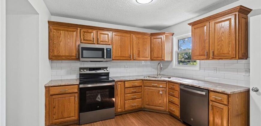 8033 NE San Rafael Drive, Kansas City, MO 64119