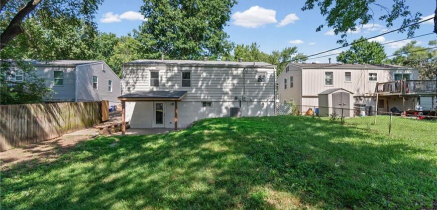 8033 NE San Rafael Drive, Kansas City, MO 64119